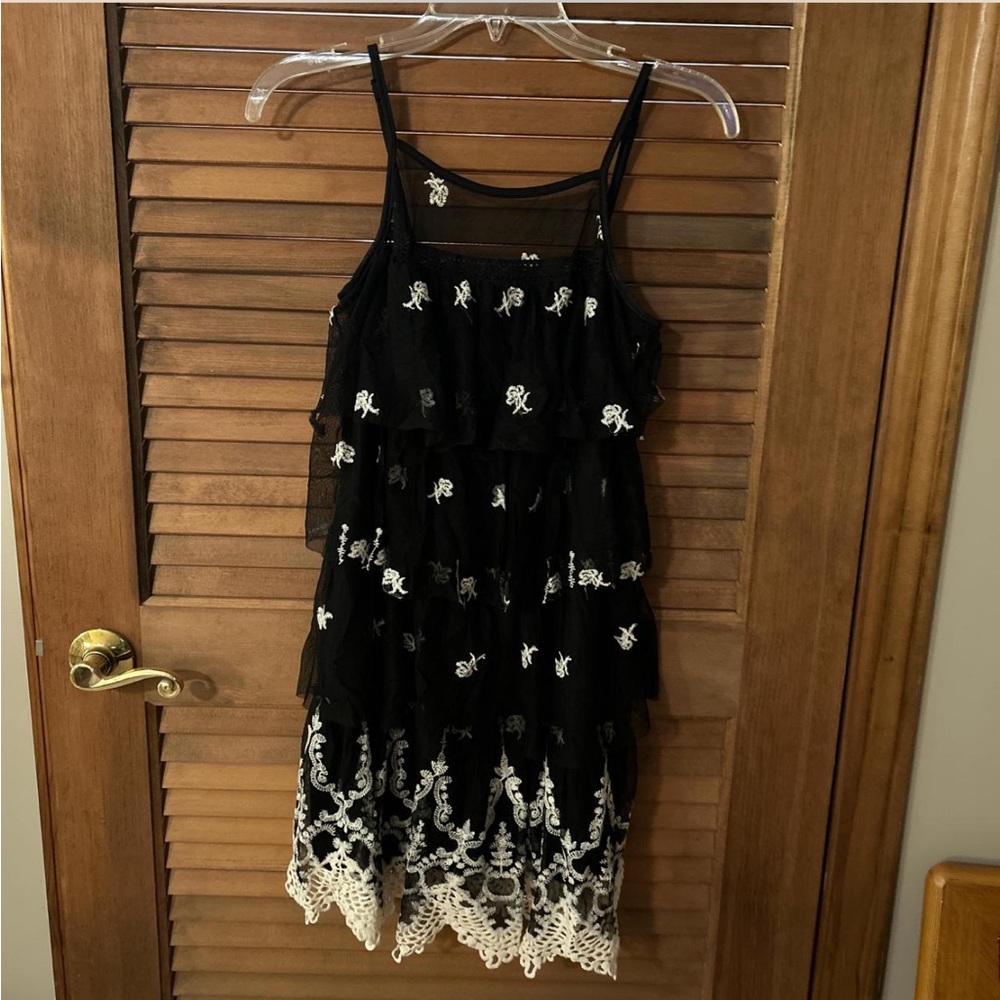 Elegant Black and White Midi Dress